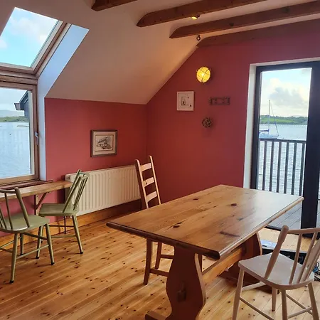 Holiday home The Boat House Waterside *