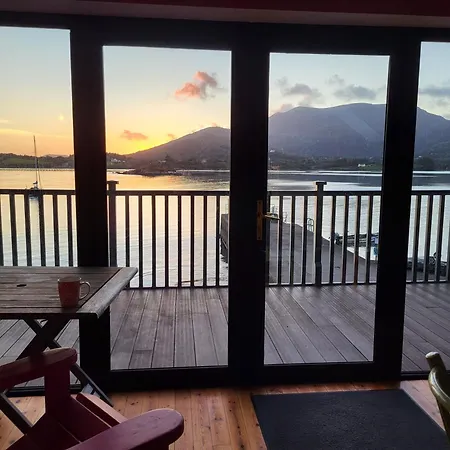 The Boat House Waterside Holiday home *